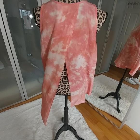 - Brand new top without tags . - Picture 4 of 8